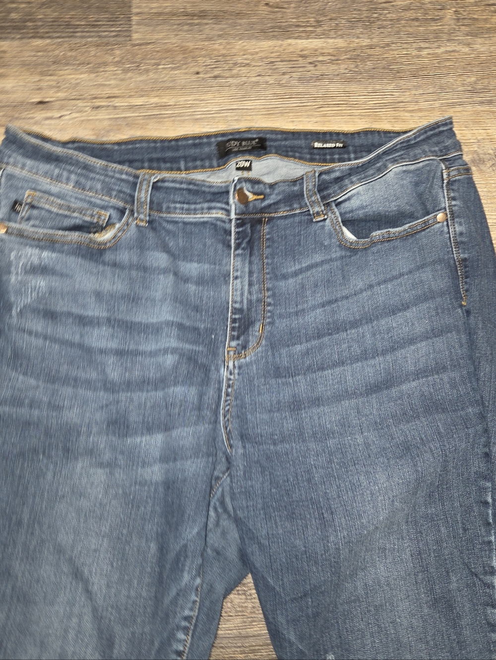Judy Blue Plus Size Relazed Fit Jeans - Picture 4 of 11